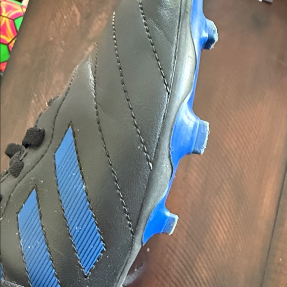 Adidas Kids Black and Blue Soccer Cleats - Picture 10 of 10